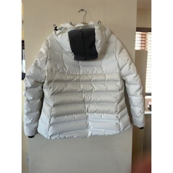 $1050 NWT Capranea Women's Vanta II Ski Jacket White and Black Women's 46 WARM - Picture 3 of 11